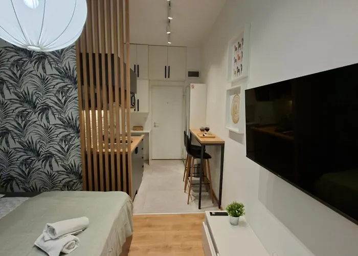 Premium Center Location *